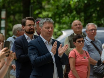 Uroczystość z okazji utworzenia 99 rezerwatu w wjewództwie łódzkim -rezerwatu przyrody 'Janinowski Starodrzew Bukowy im. Hieronima Andrzejewskiego
